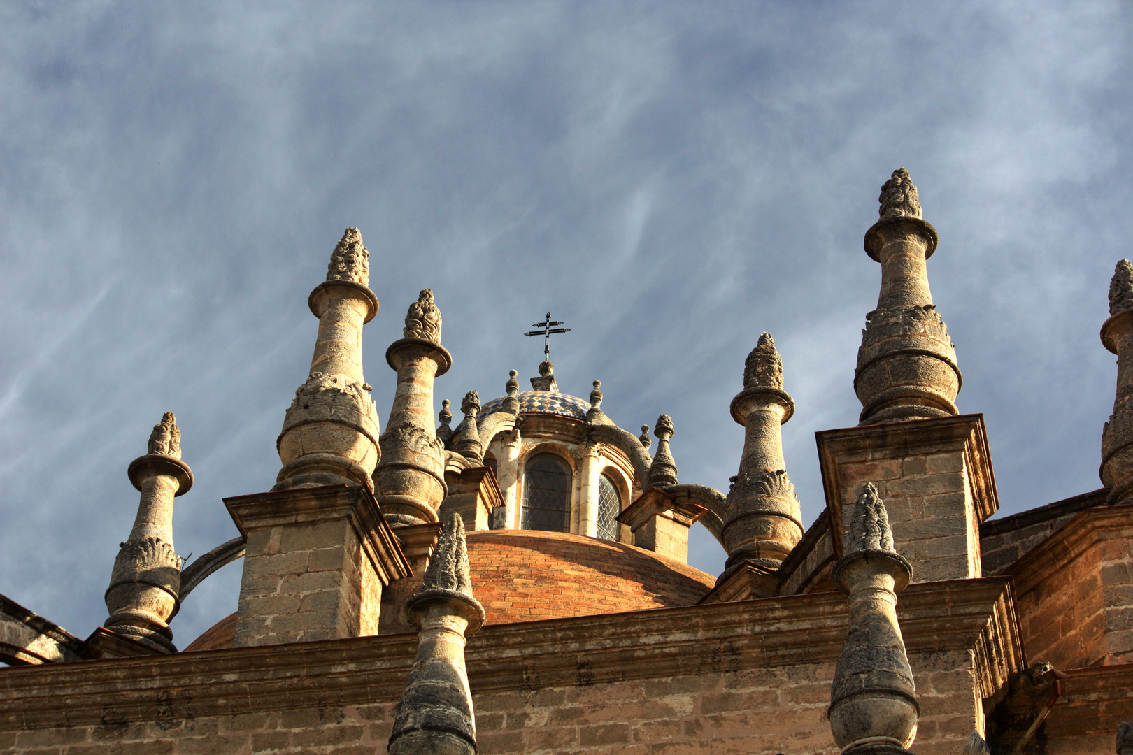 cúpula, linterna y llamaradas