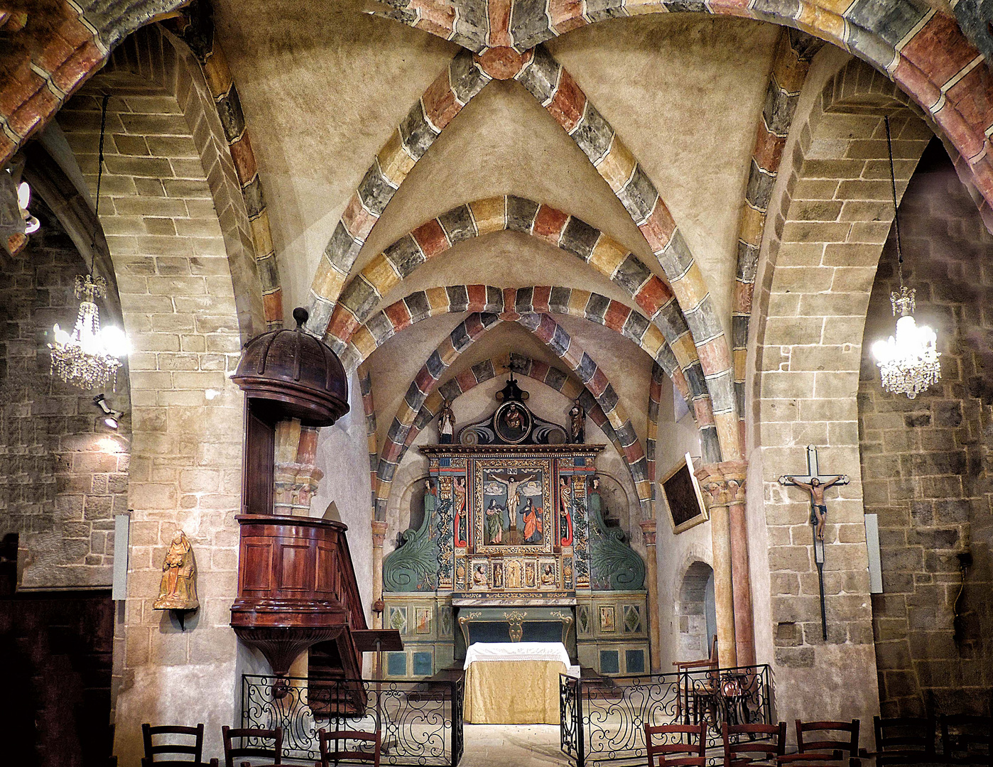 Curemonte Autel de l'église de St Barthélémie 