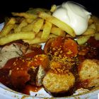 Currywurst Pommes Mayo