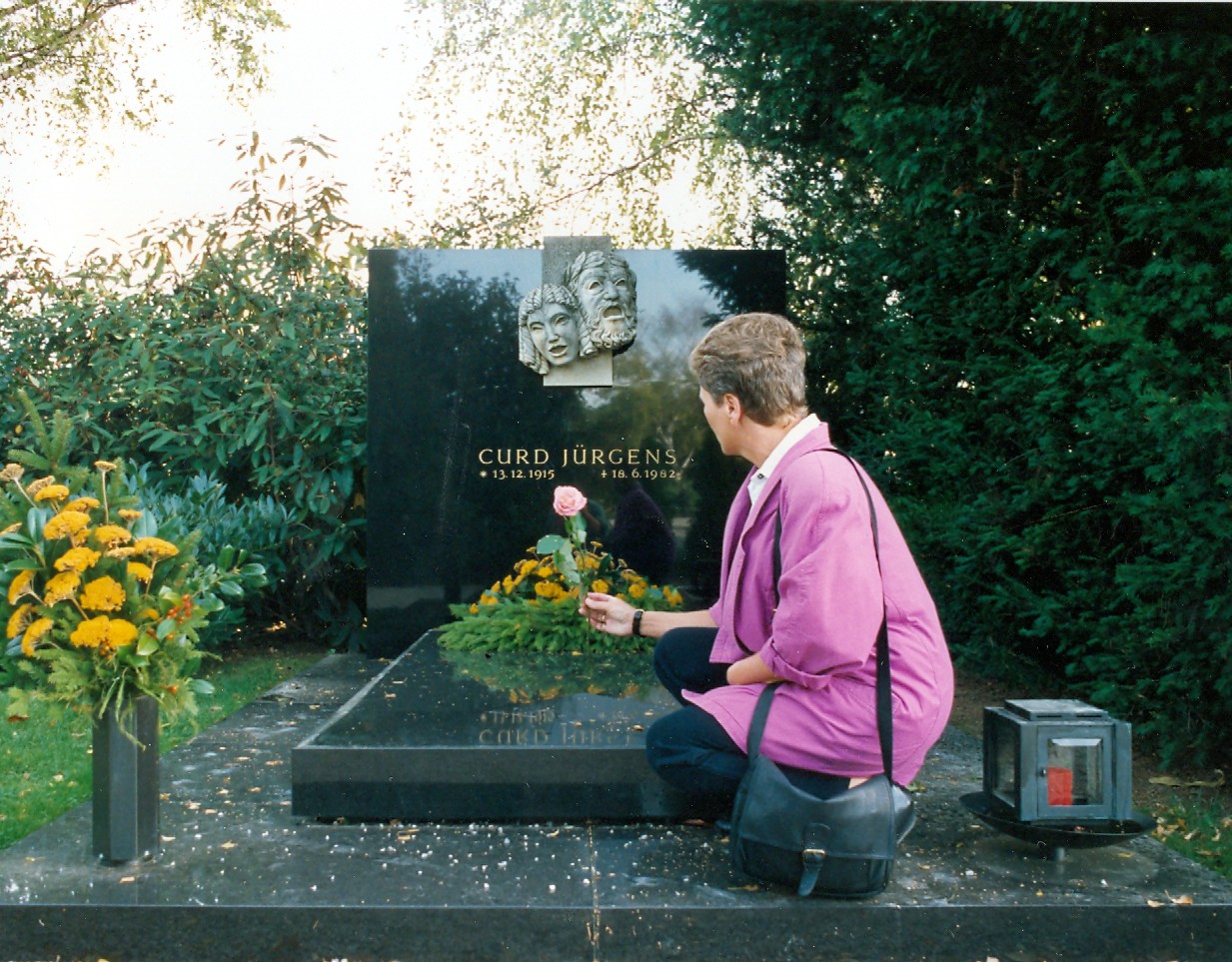 Curt Jürgens .Er wurde im Zentralfriedhof beerdigt.