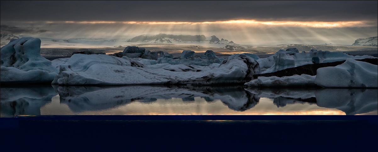 [ _curtain of light // Jökulsárlón ]