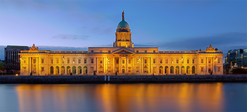 Custom House Dublin am Abend