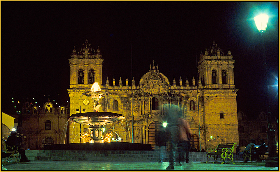 Cuzco - Kathedrale bei Nacht