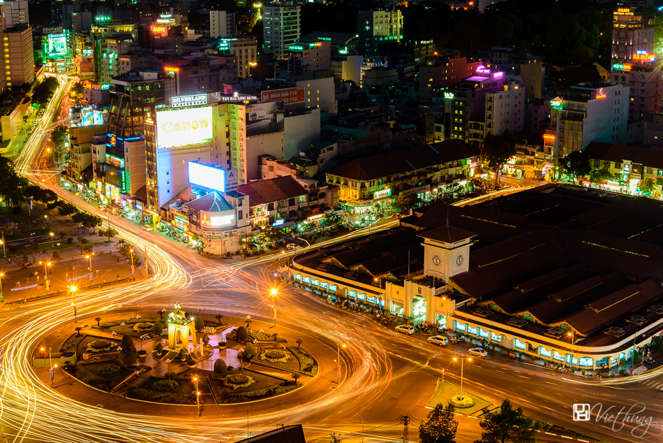 Cycle of Life in Saigon, a crowded city