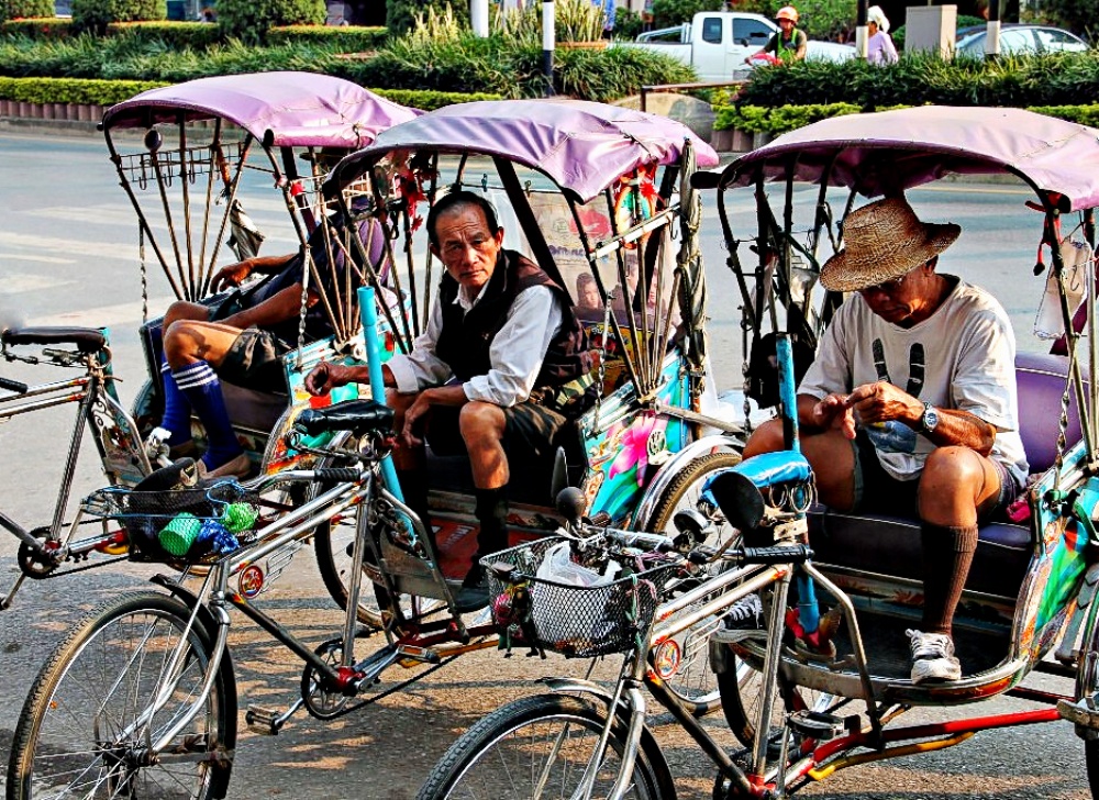 cyclopousses en attente de clients