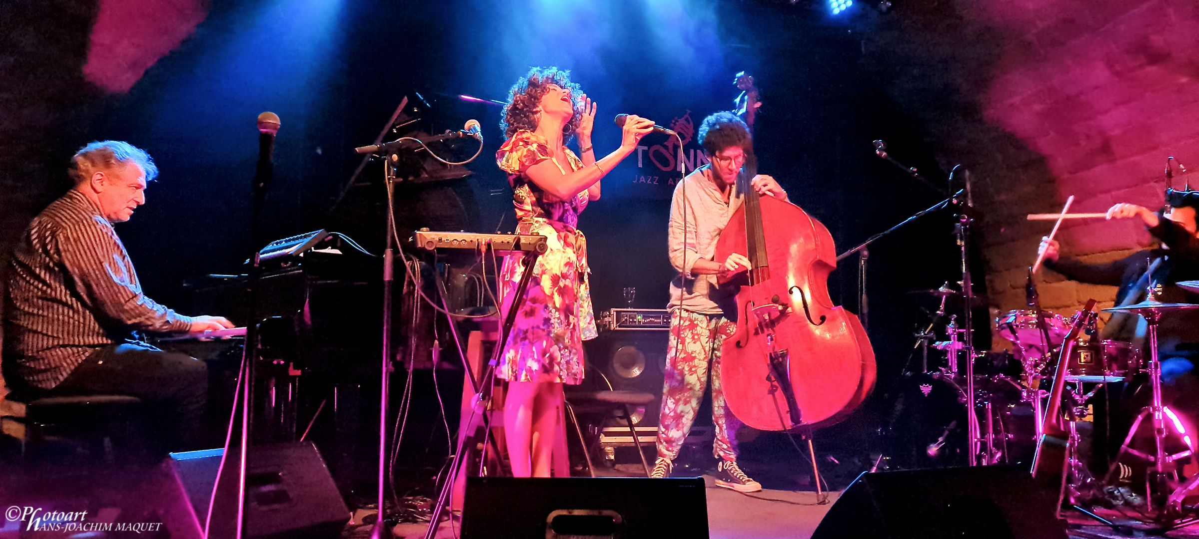 CYRILLE AIMÉE & Band