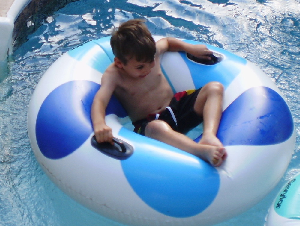 Cyris in the pool