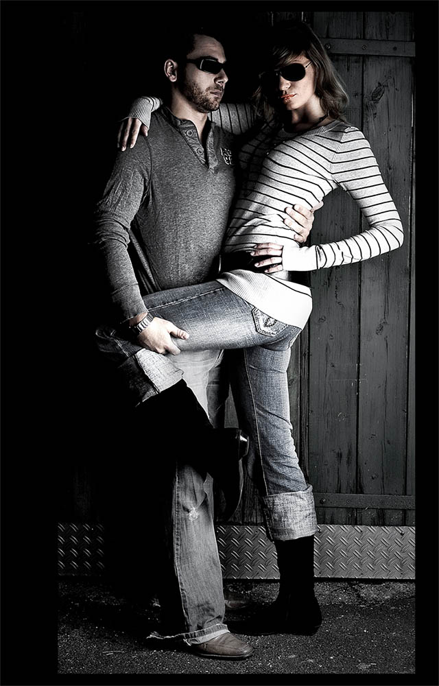 D A R K N E S S A N D R E D L I P P S Foto Bild Erwachsene Zwei Menschen Mehrere Menschen Bilder Auf Fotocommunity