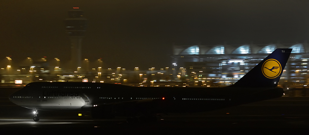 D-ABYA - Lufthansa - Boeing 747-830