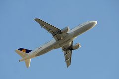 D-AIPY - Lufthansa Airbus A320-211 - Magdeburg