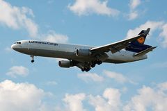 D-ALCB / Lufthansa Cargo / McDonnell Douglas MD-11(F)