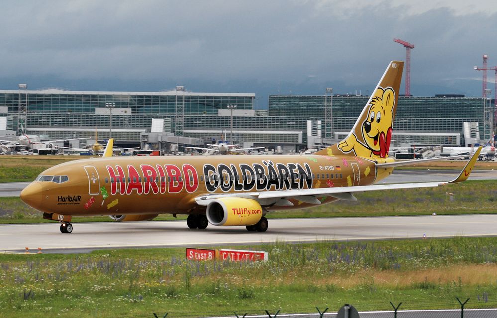 D-ATUD TUIfly Boeing 737-800 HaribAIR c/s