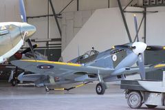 D-FEUR, Submarine Spitfire HF.VIIIC, Airport Duxford EGSU (UK), Hangar Sonderflugplatz Eschbach.