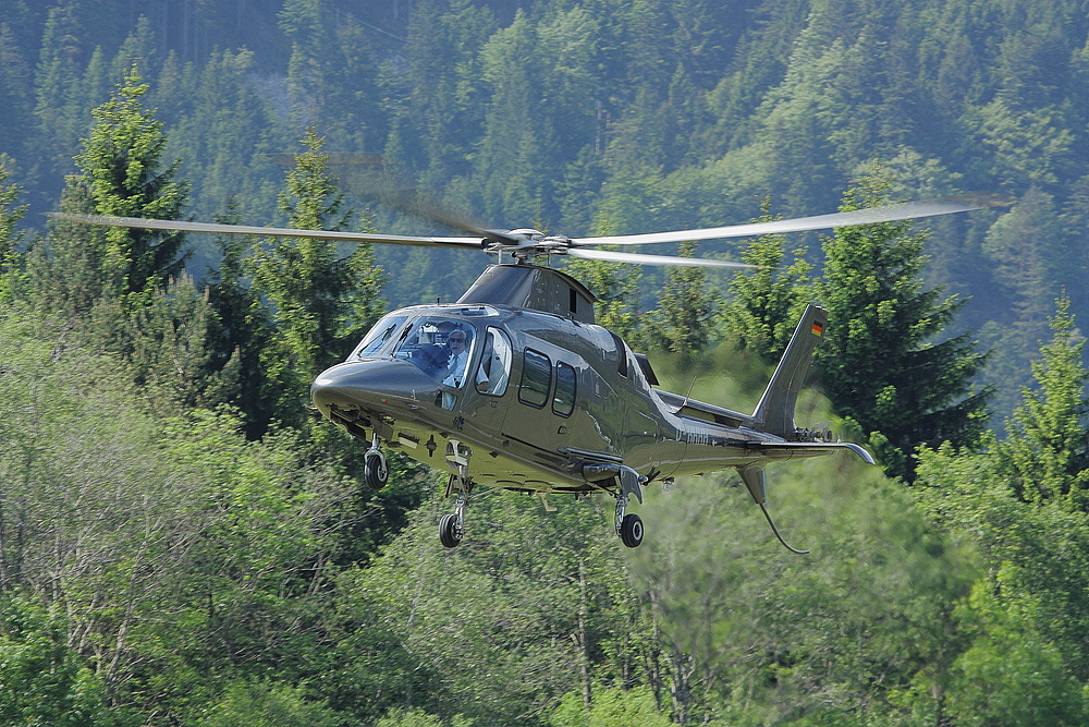 D-HHHH - im Landeanflug- in LOIR / Höfen - Tirol