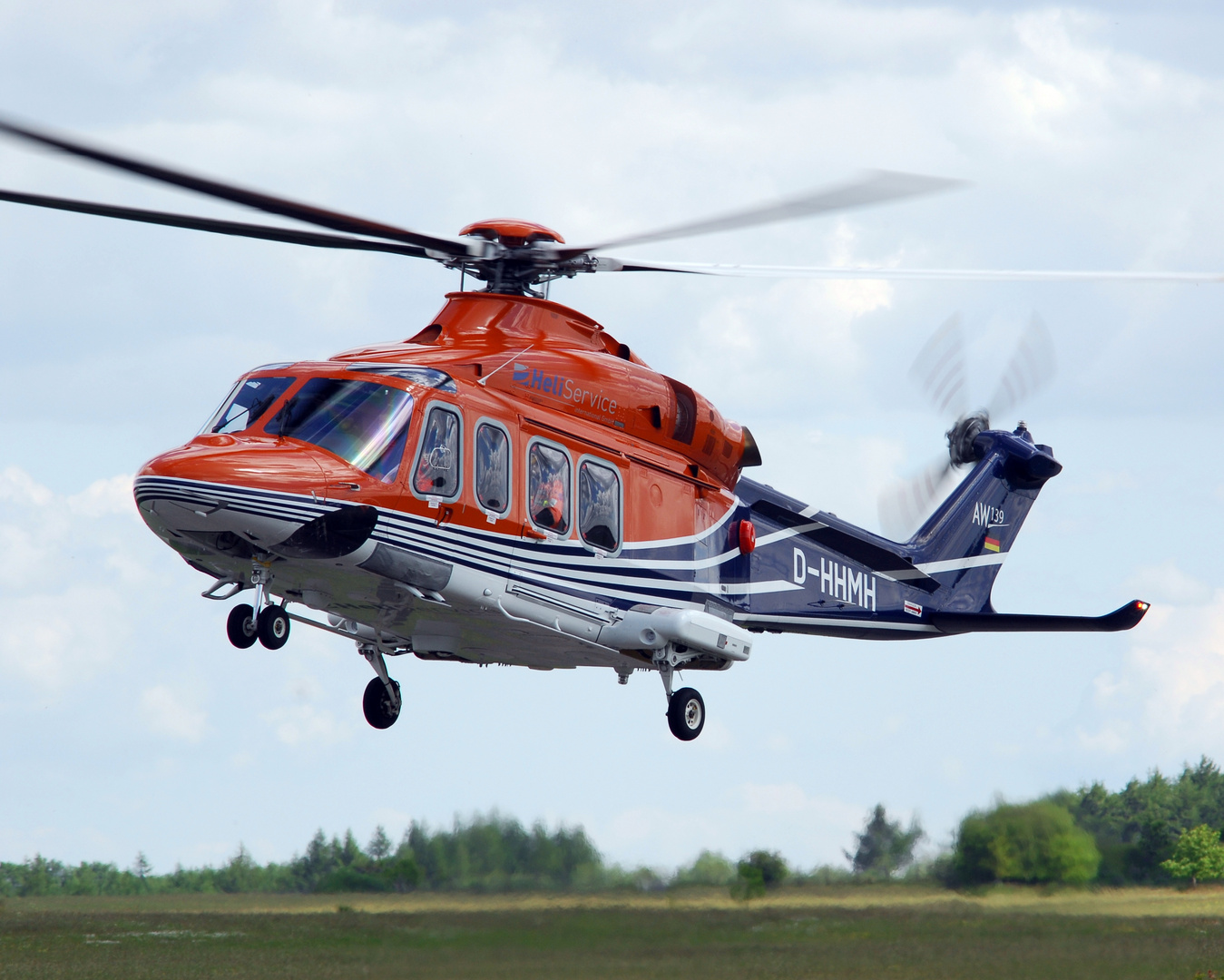 D-HHMH Offshore Helicopter in Husum