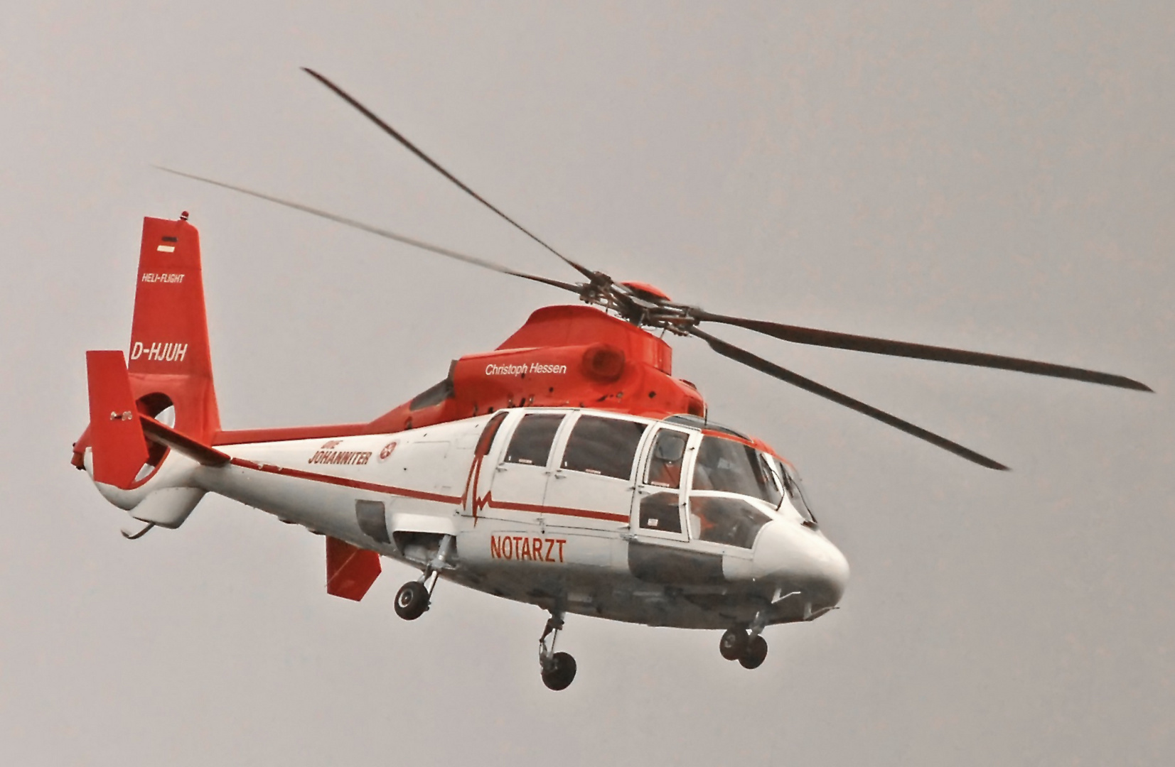 D-HJUH beim Flug über dem Berliner Olympistadion am 07.09.11 um 15.07 Uhr