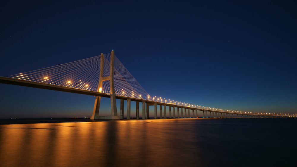 Nachts auf dem Tejo von Kay Ludwig