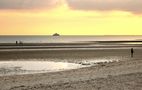 Goldener Oktober am Strand (2) by Grete M.