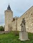 Stadtmauer und Thomas-Müntzer-Denkmal von Detlef Menzel