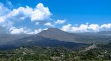 Gunung Agung by James I