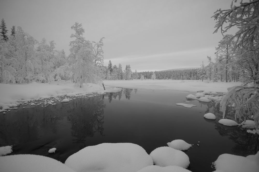 Mittagsstimmung am Äkäsjärvi in SW von Francesco Cappello Photography