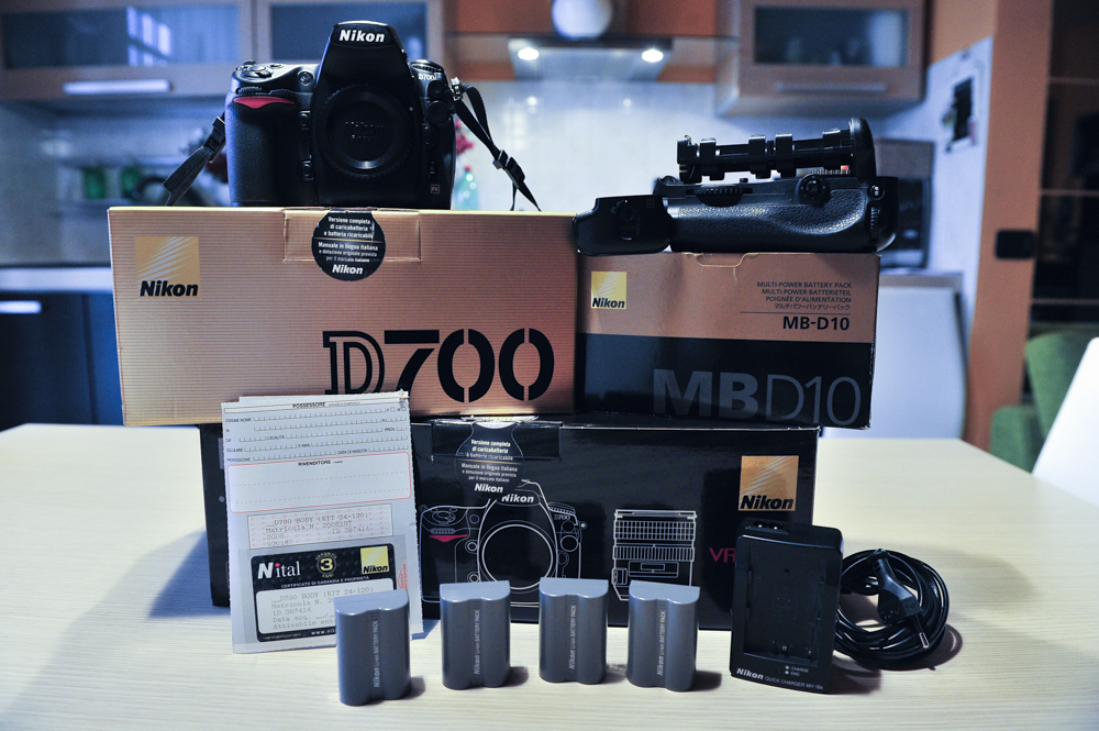 D700