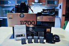 D700