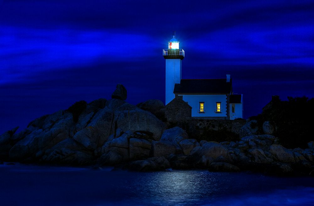 Blaue Stunde am Leuchtturm von Eurofoto