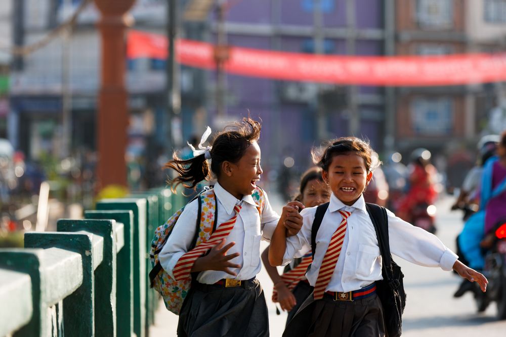 Schools out in Kathmandu von Frank Baumert 