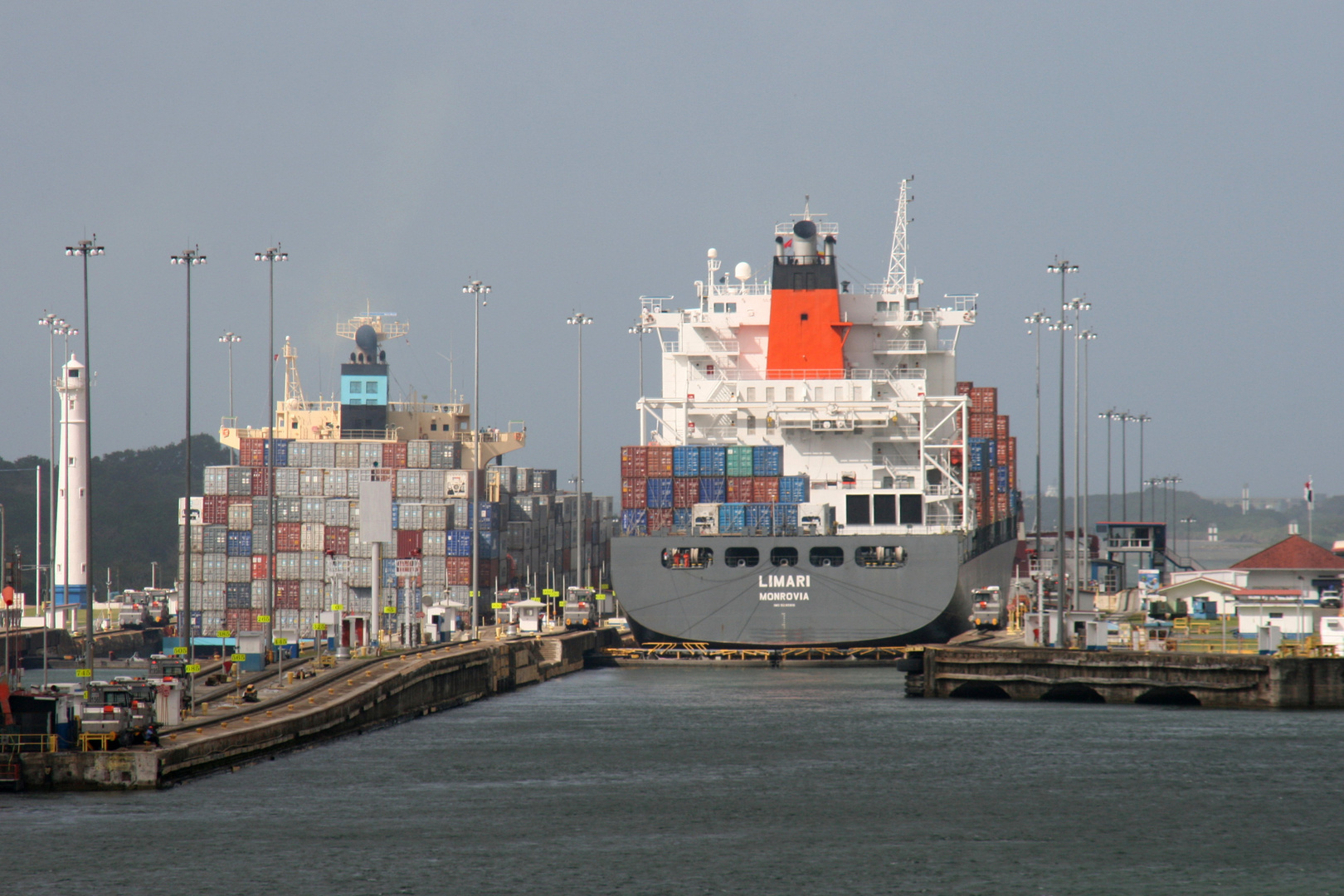 Da fehlt wohl ´ne Handbreit Wasser unterm Kiel