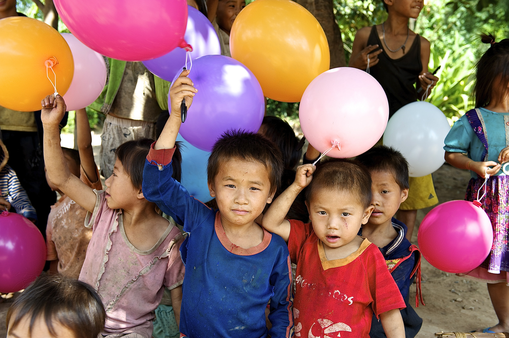 ... da freut sich das laotische Kinderherz