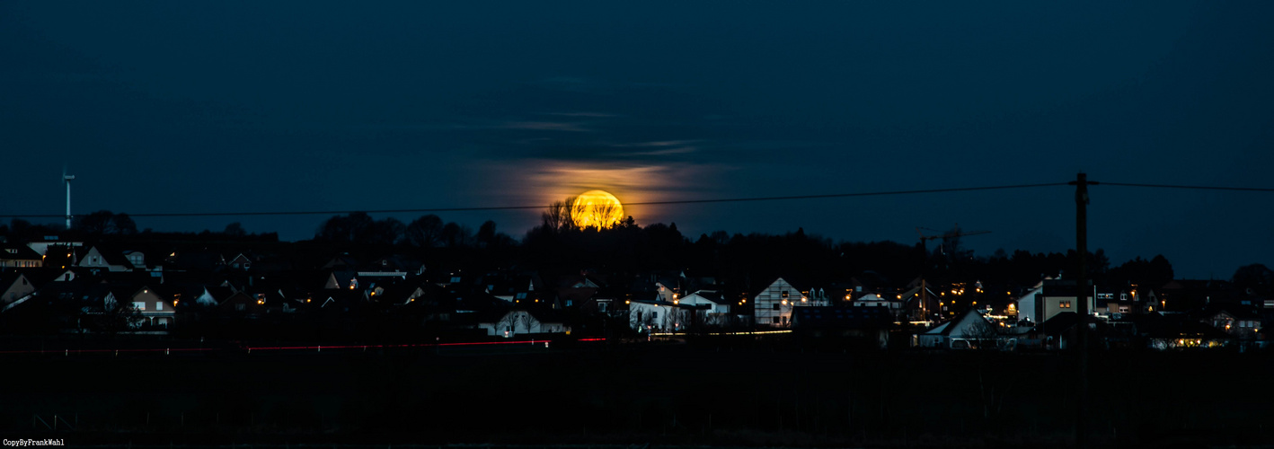 Da geht er hin der Mond ....