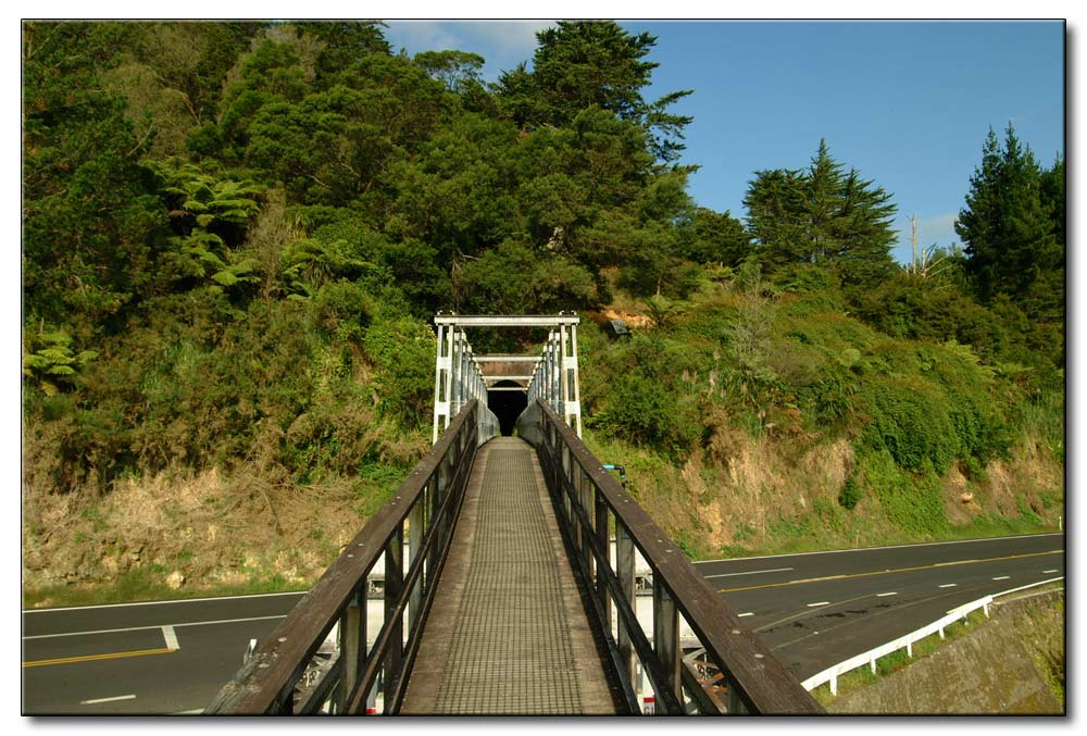 Da geht's zum Tunnel durch den Berg