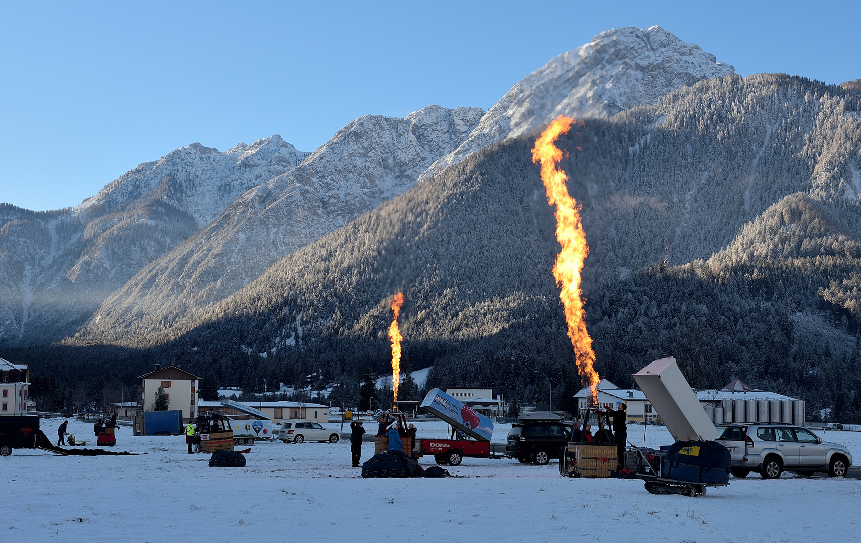 Da guckst du, meine Flamme geht fast 2000 m hoch.