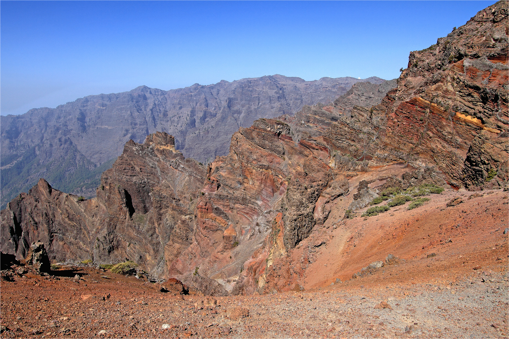 da hinunter gehts in die Caldera de Taburiente