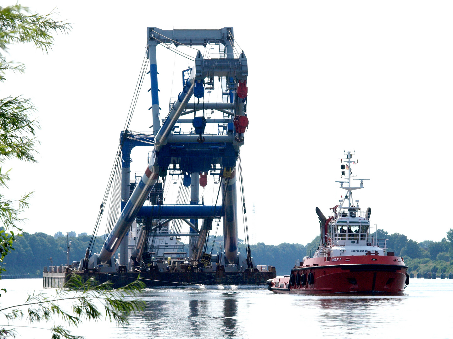 Da kommt etwas "Größeres" auf dem Nord-Ostsee-Kanal !!