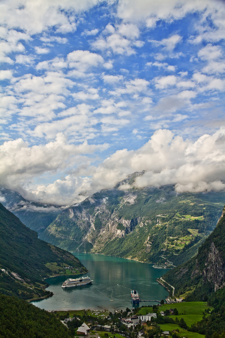 Da liegen Sie im Geirangerfjord