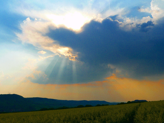 Da machte Gott zuerst den Himmel und die Erde