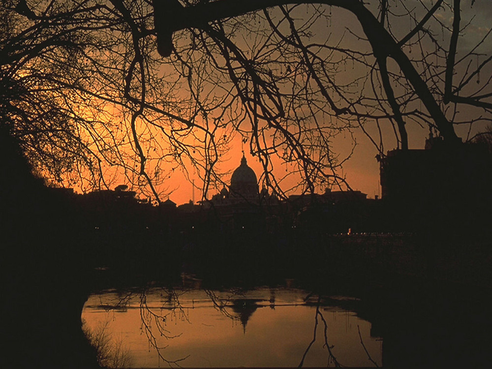 DA PONTE UMBERTO S.PIETRO ALL'ORA DEL TRAMONTO