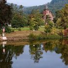 da spiegelt sich Schloss Saareck