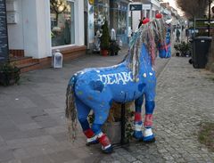 Da steht ein Pferd ...