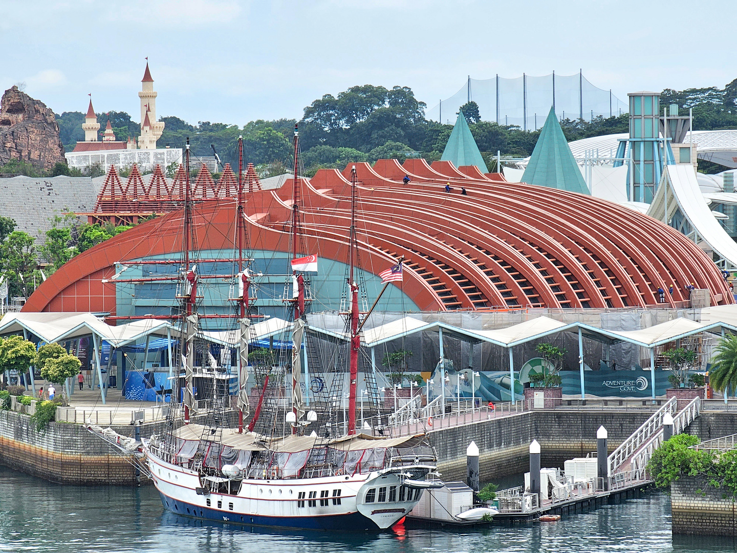 Dacharbeiten auf dem Adventure Cove