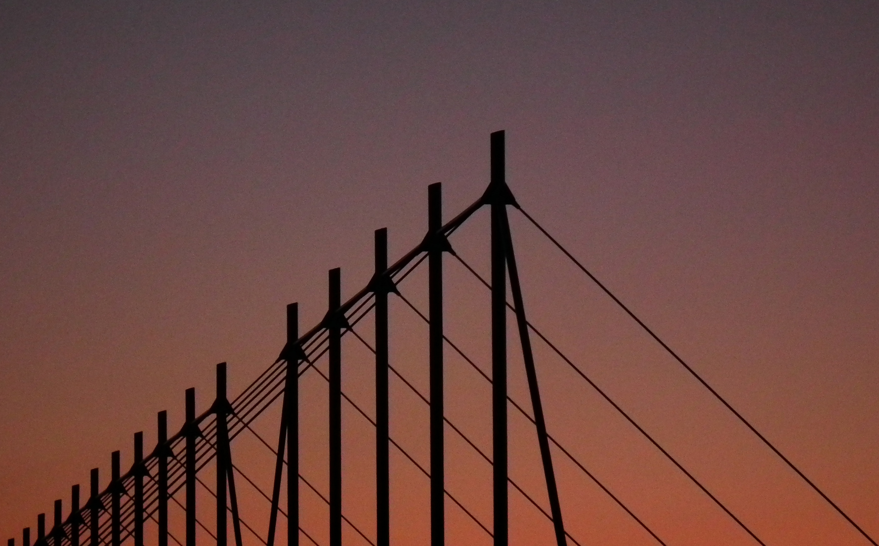 Dachkonstruktion im Sonnenuntergang