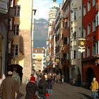 Dachl mit Stadtturm und Alpen