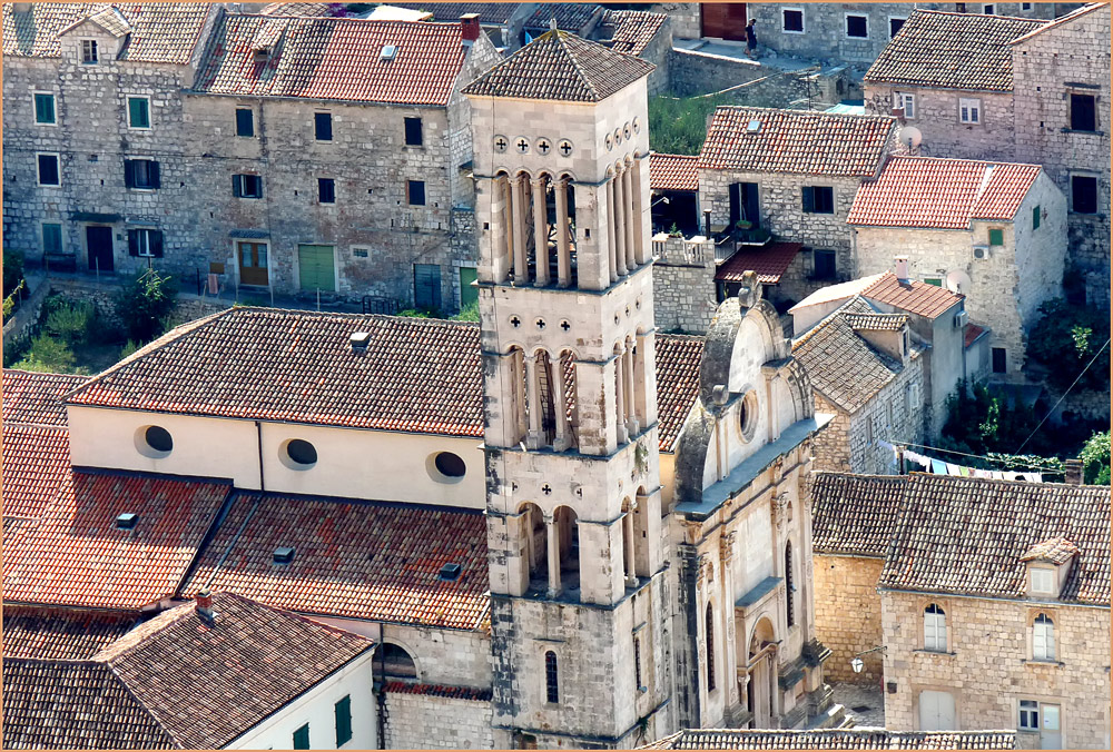 DACHLANDSCHAFT-INSEL HVAR-KROATIEN