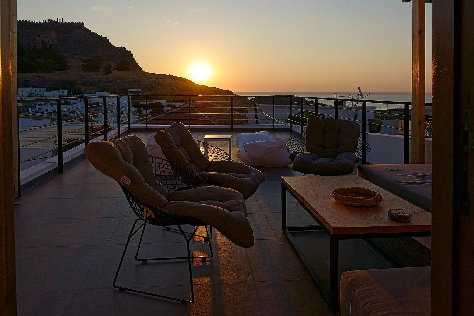 Dachterrasse mit Sonnenaufgang