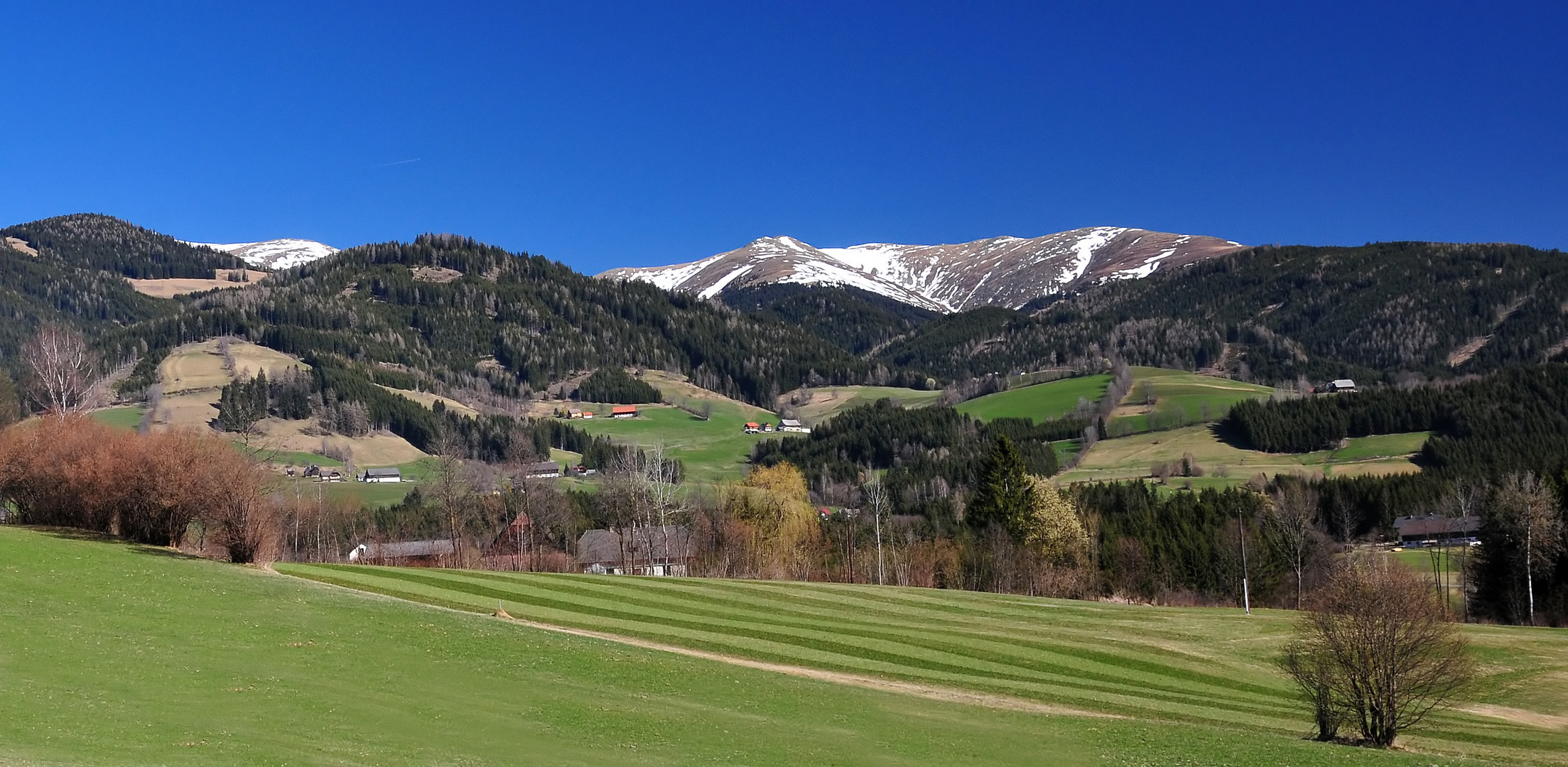 Dachzimmerfensterblick