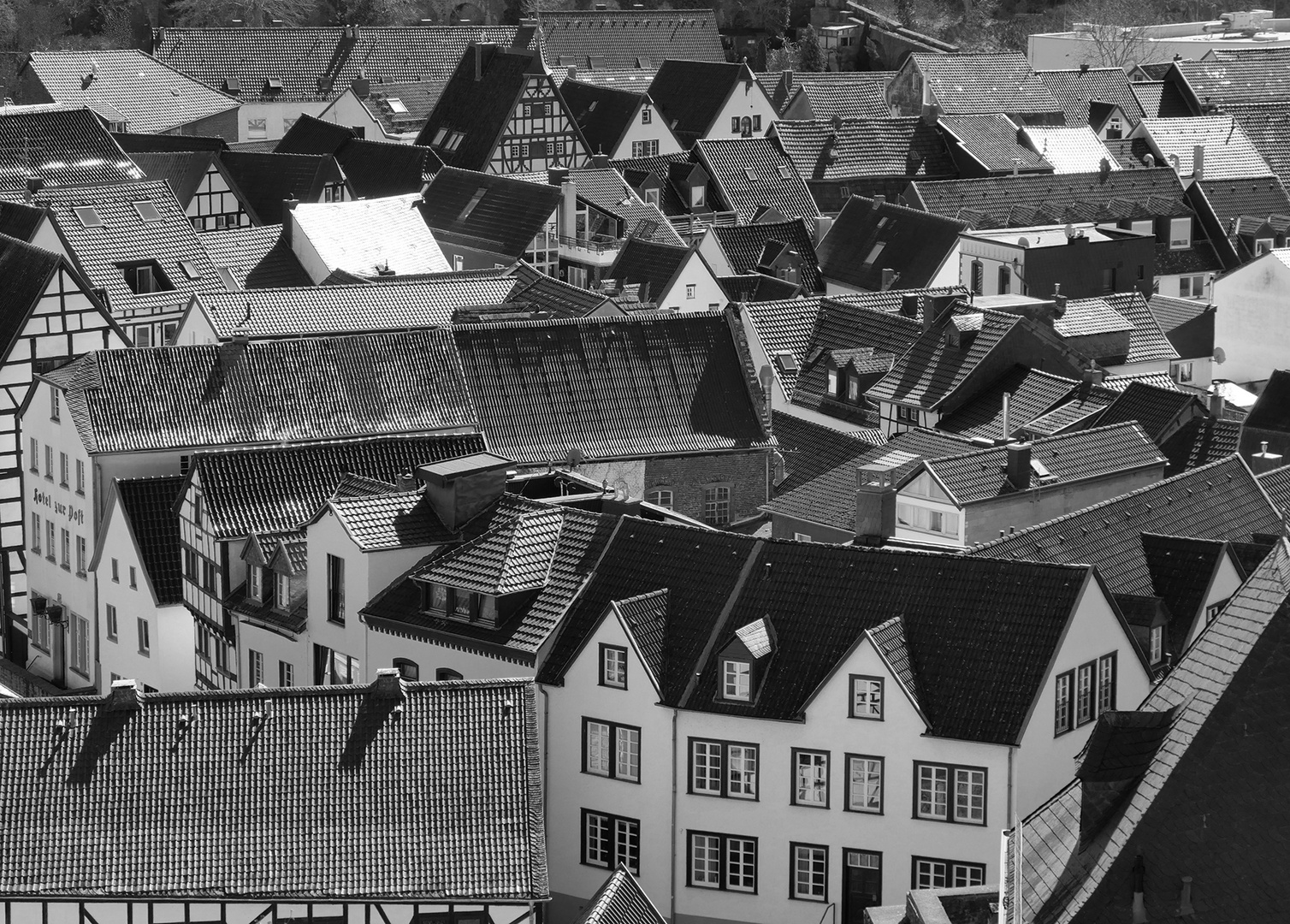 Dächer der Stadt  Bad Münstereifel von der Stadtmauer aus gesehen