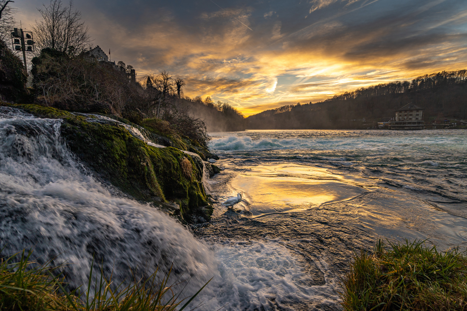 Dämmerung am Rheinfall