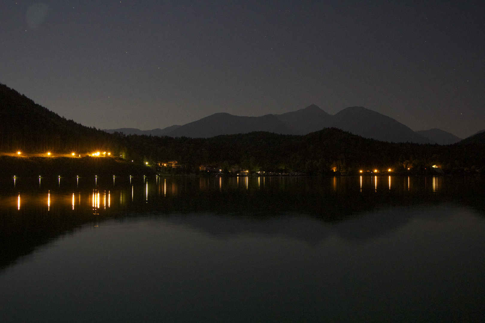 Dämmerung am See